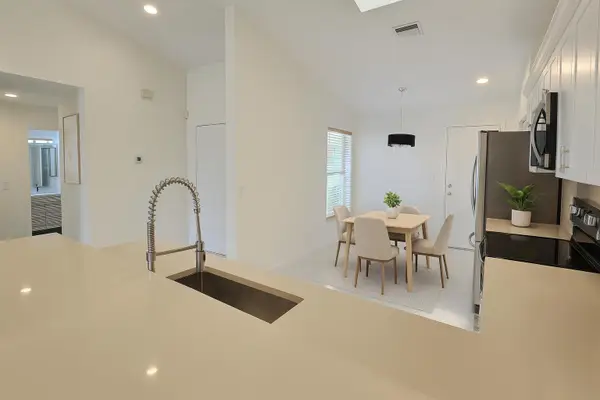 5622 Royal Lake Circle, Boynton Beach, FL 33437