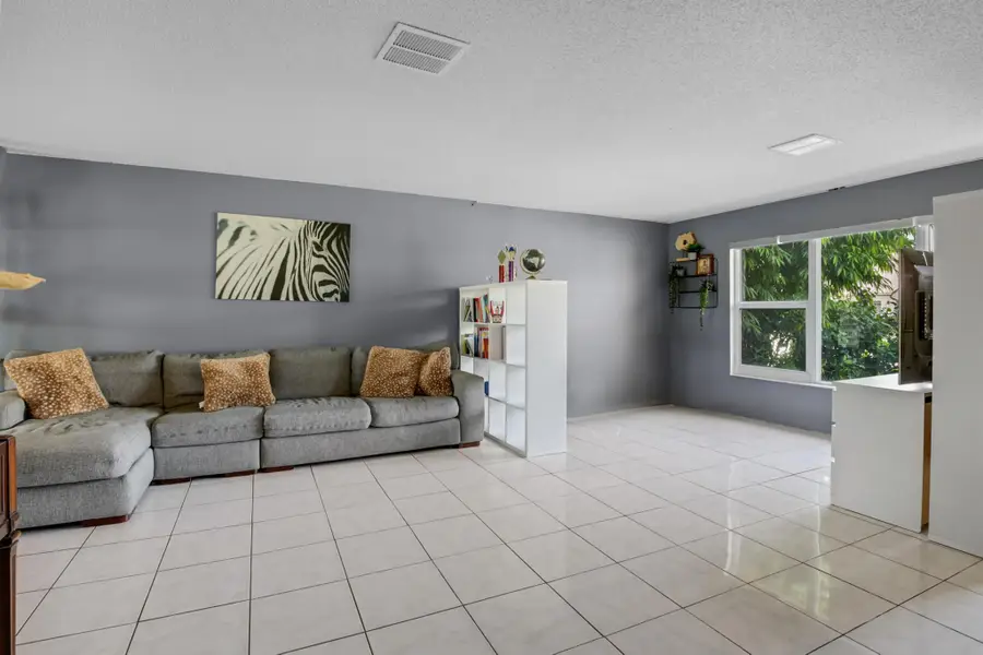 2554 SW 23rd Cranbrook Drive, Boynton Beach, FL 33436 - Image #3