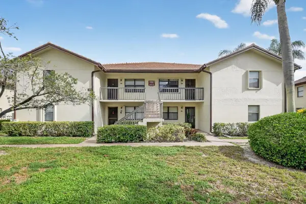 7657 Tahiti Lane #202, Lake Worth, FL 33467