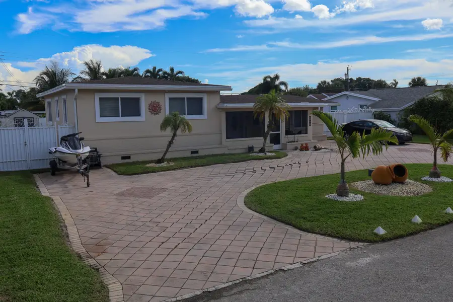 2442 Oklahoma Street, West Palm Beach, FL 33406 - #3