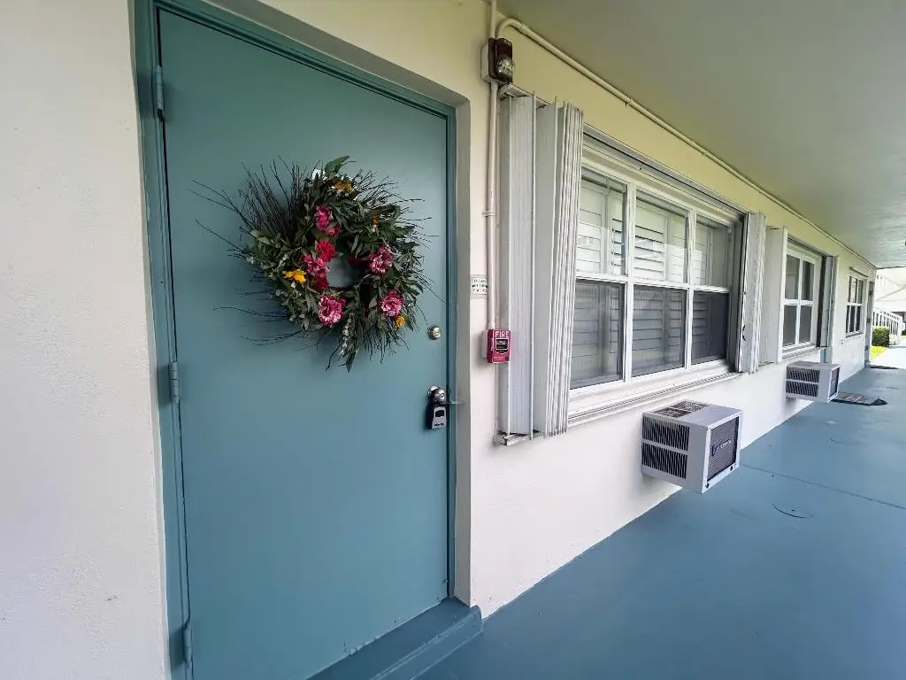 200 Horizons W #111, Boynton Beach, FL 33435 - Image #1