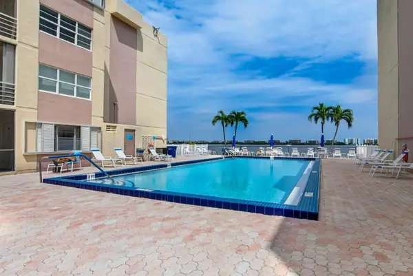 1502 S Lakeside Drive #103, Lake Worth Beach, FL 33460
