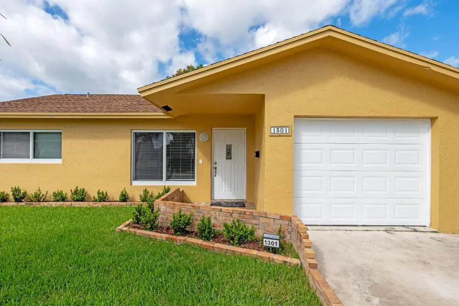 1301 N L Street, Lake Worth Beach, FL 33460 - Image #2