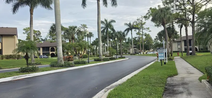 410 Pine Glen Lane #D2, Greenacres, FL 33463 - Image #2