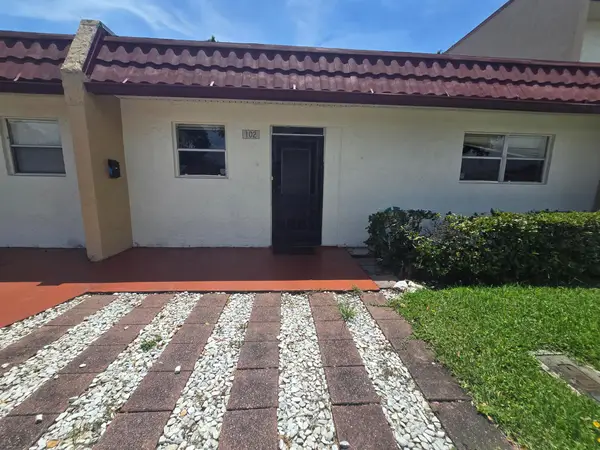 102 Lake Anne Drive, West Palm Beach, FL 33411