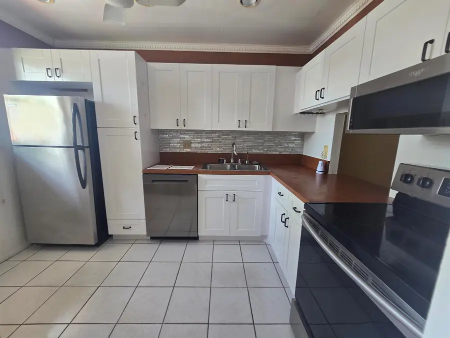 102 Lake Anne Drive, West Palm Beach, FL 33411 - Image #3