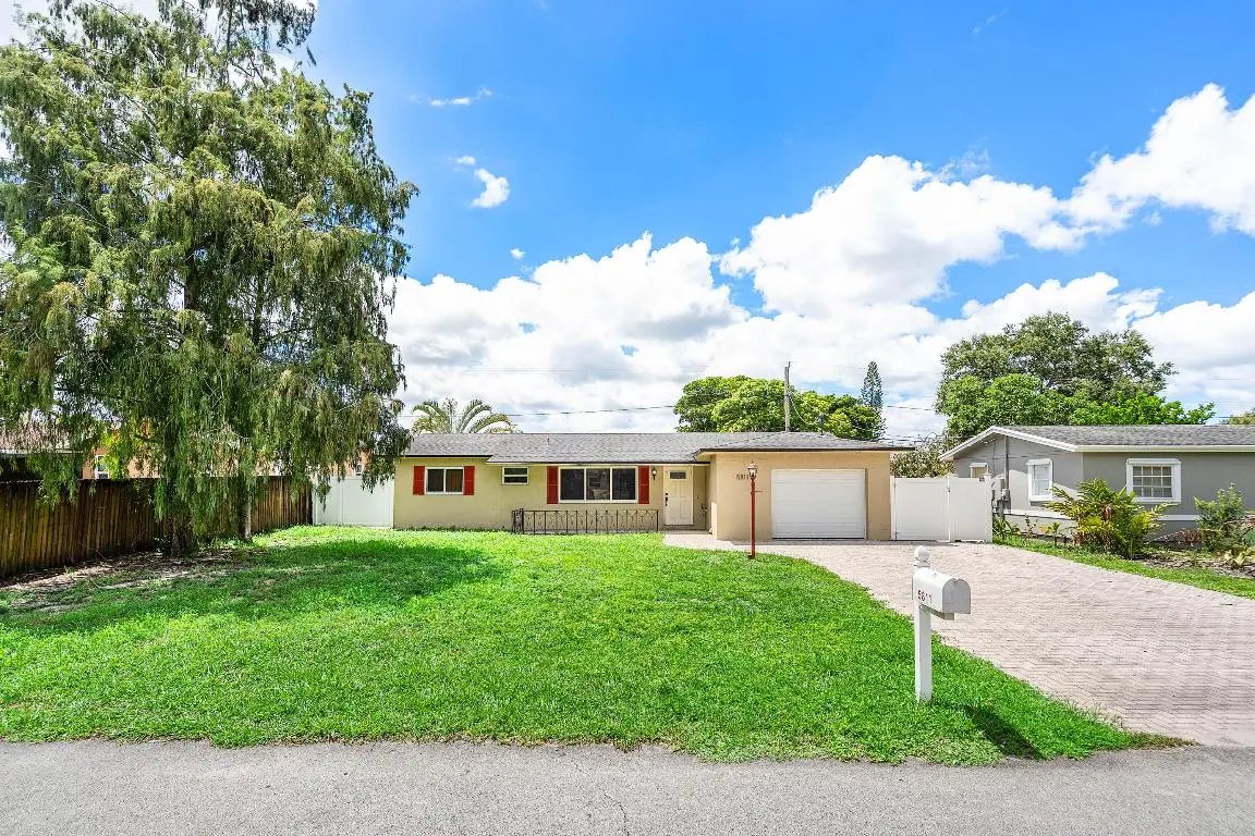 5811 SW 53rd Terrace, Davie, FL 33314 - Image #1