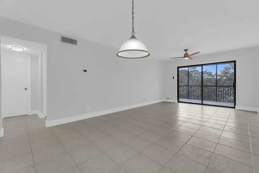 200 Jacaranda Country Club Drive #3c, Plantation, FL 33324 - Image #3