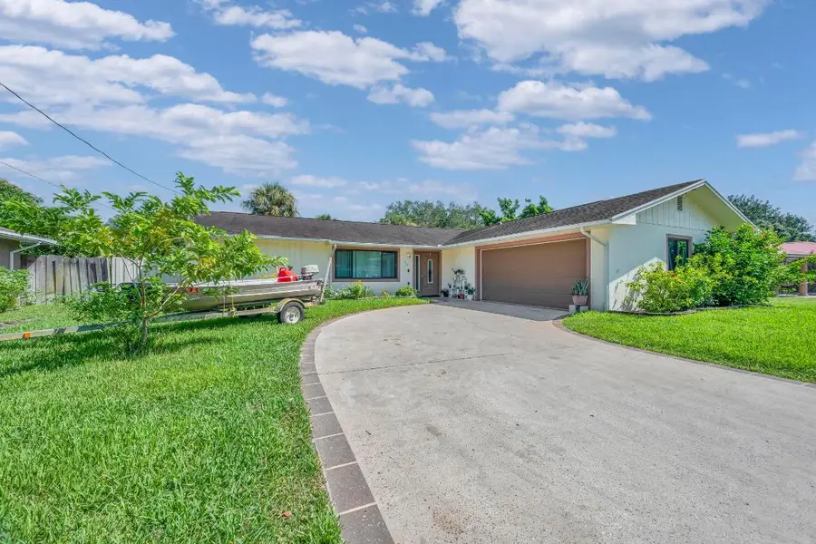 804 Holly Avenue, Fort Pierce, FL 34982 - #3