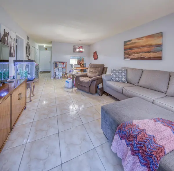 2811 Garden Drive S #104, Lake Worth, FL 33461