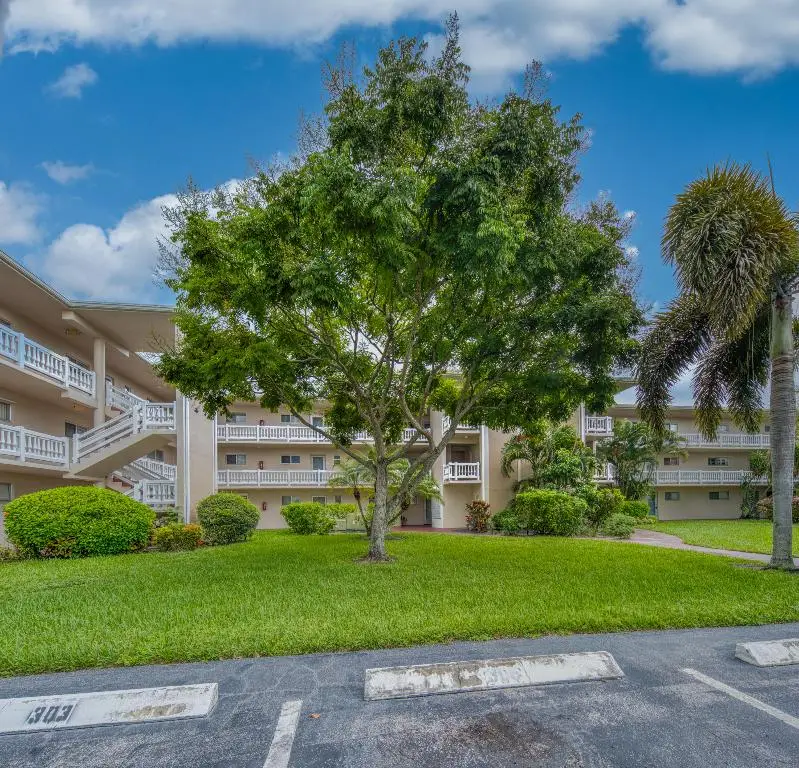 2811 Garden Drive S #104, Lake Worth Beach, FL 33461 - Image #2