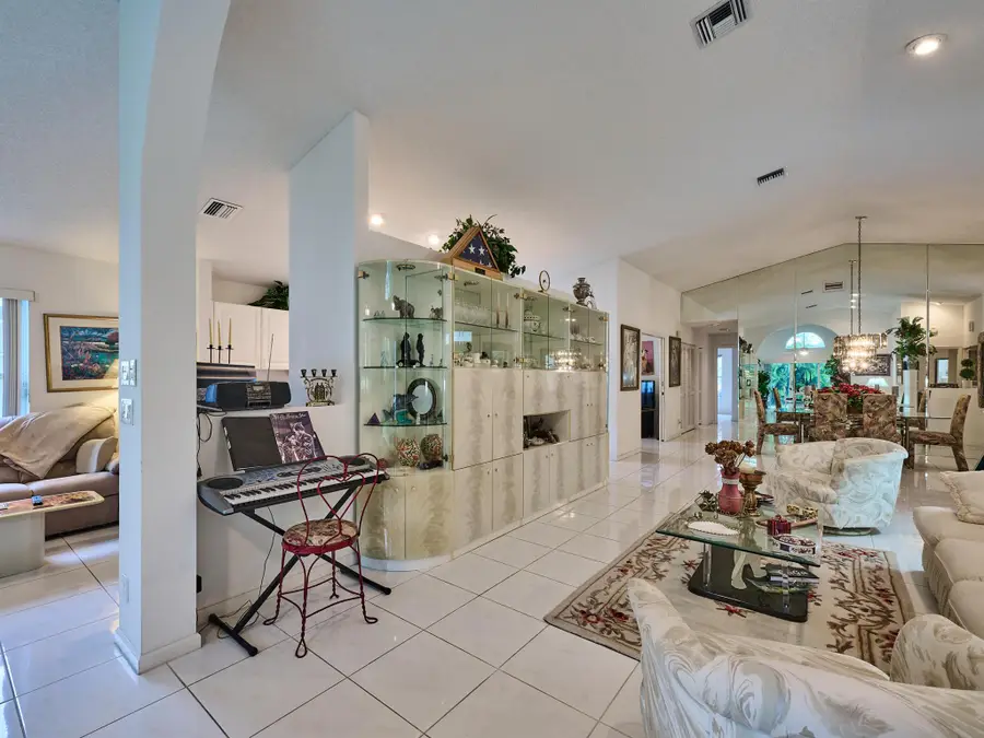 9758 Harbour Lake Circle, Boynton Beach, FL 33437 - Image #3