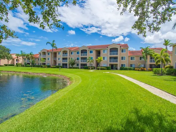 1590 S 42nd Circle #208, Vero Beach, FL 32967