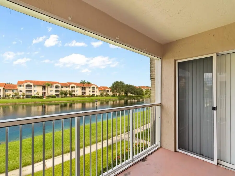 1590 S 42nd Circle #208, Vero Beach, FL 32967 - Image #3