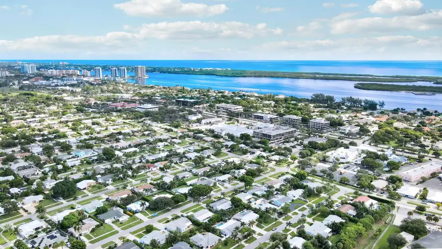 421 Driftwood Road, North Palm Beach, FL 33408 - Image #3