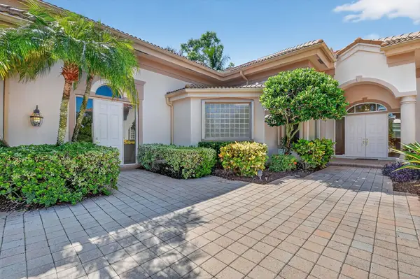2525 Seminole Circle, West Palm Beach, FL 33409
