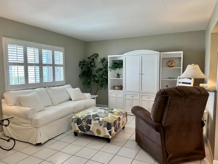 350 Saxony H, Delray Beach, FL 33446 - Image #3