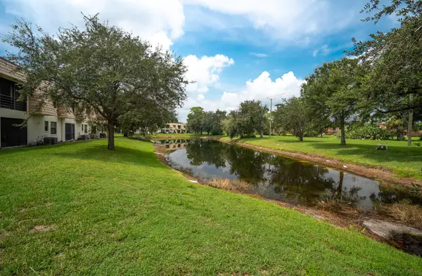 4151 Oak Terrace Drive, Greenacres, FL 33463