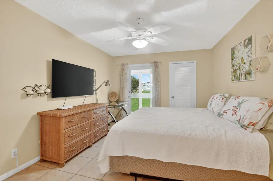 1049 Wolverton C, Boca Raton, FL 33434 - Image #3