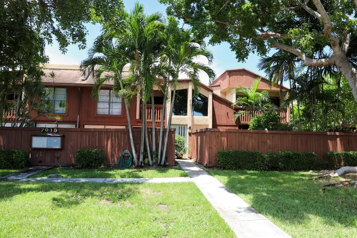 7019 SW 115th Place #F31, Miami, FL 33173 - Image #1