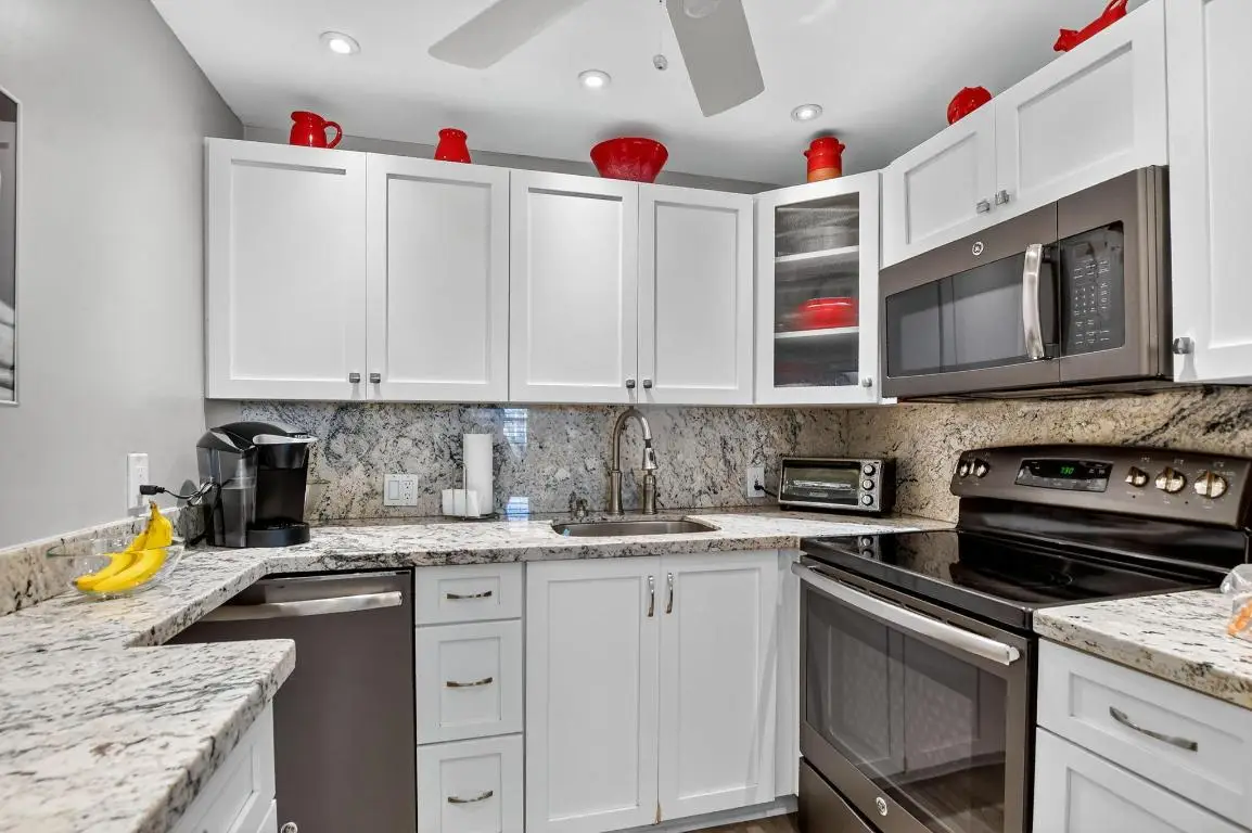 27 Fanshaw A, Boca Raton, FL 33434 - Image #1