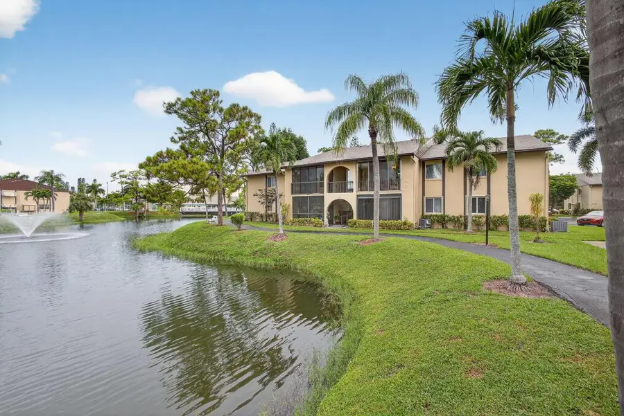 340 Pine Ridge Circle #B-2, Greenacres, FL 33463 - Image #2