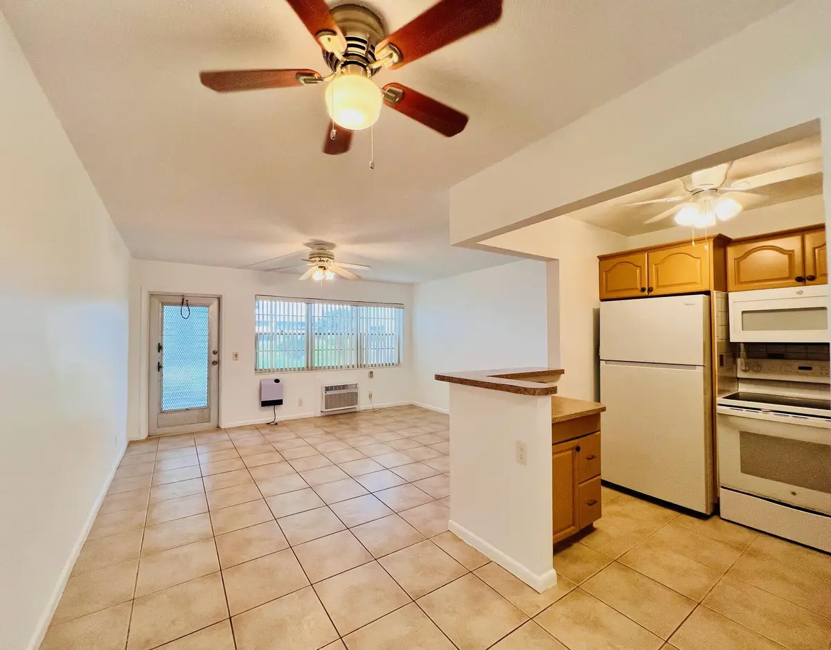 123 Camden F, West Palm Beach, FL 33417 - Image #1