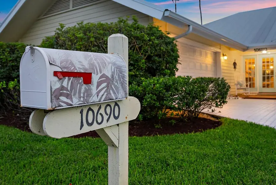 10690 SE Jupiter Narrows Drive, Hobe Sound, FL 33455 - Image #3