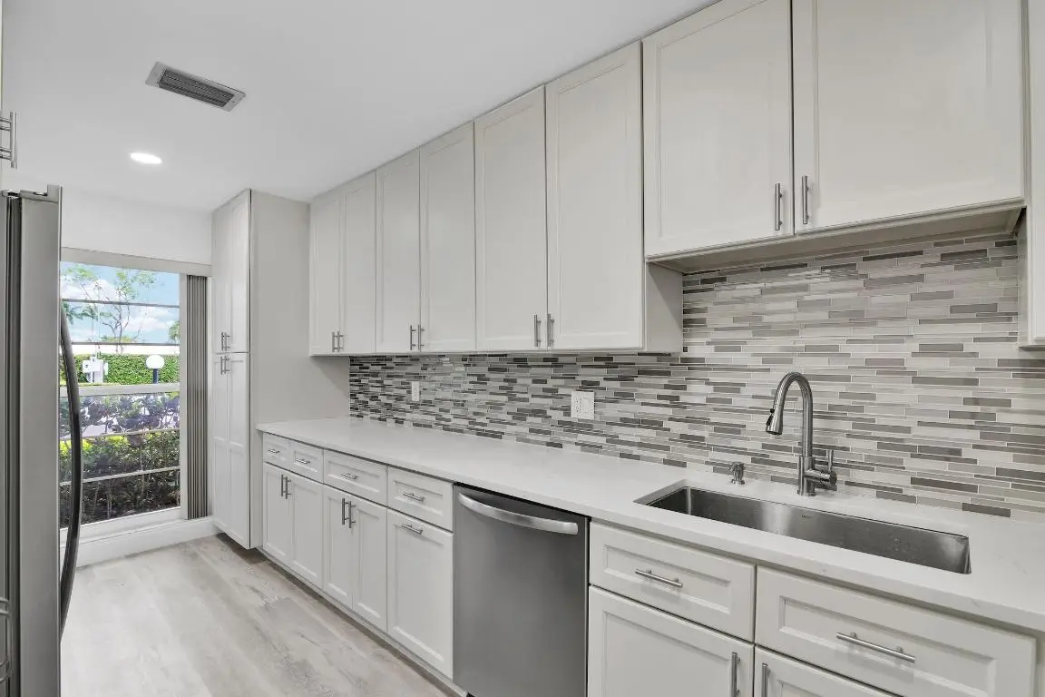 8844 Belle Aire Dr Drive #224, Boca Raton, FL 33433 - Image #1