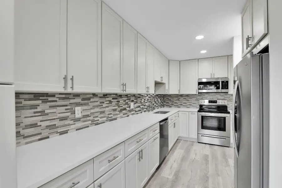 8844 Belle Aire Dr Drive #224, Boca Raton, FL 33433 - Image #2