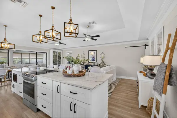 101 Half Moon Circle #B, Jupiter, FL 33458