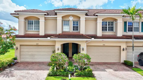 254 SW Walking Path, Stuart, FL 34997