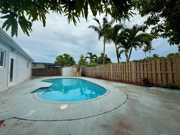 6574 NW 4 Street, Margate, FL 33063