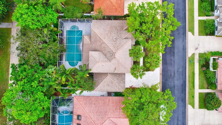 350 Eagleton Golf Drive, Palm Beach Gardens, FL 33418 - Image #2