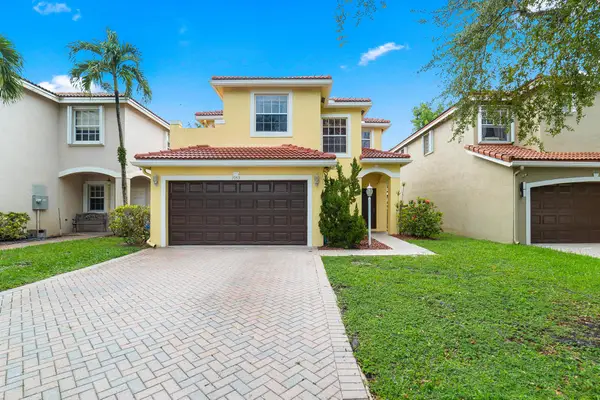 3943 Crescent Creek Drive, Coconut Creek, FL 33073