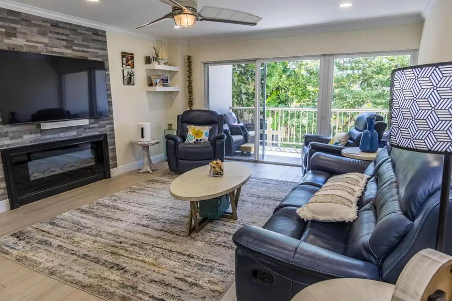 1021 Hillsboro Mile #203, Hillsboro Beach, FL 33062 - Image #2