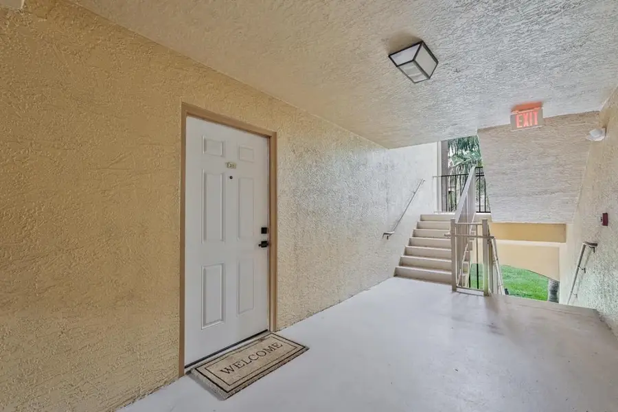 4041 San Marino Boulevard #202, West Palm Beach, FL 33409 - Image #2