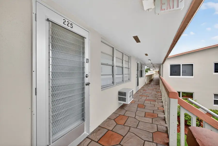 225 Bedford I, West Palm Beach, FL 33417 - Image #2