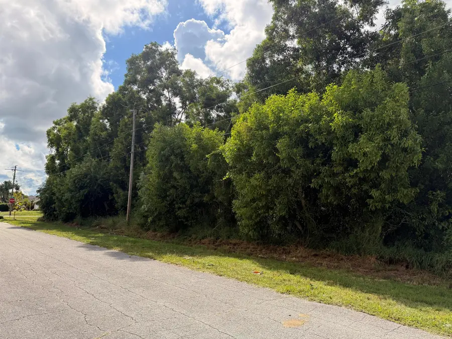 576 SE Nome Drive, Port Saint Lucie, FL 34984 - Image #3