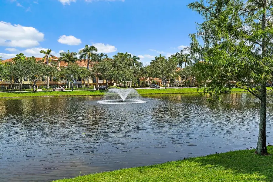 2807 Veronia Drive #107, Palm Beach Gardens, FL 33410 - Image #2