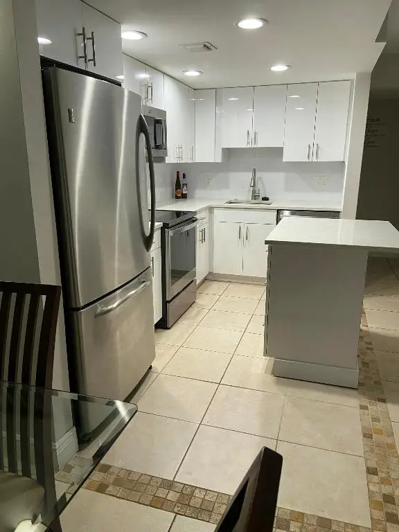 1829 Fairview Villa Drive #2, Palm Springs, FL 33406 - Image #3