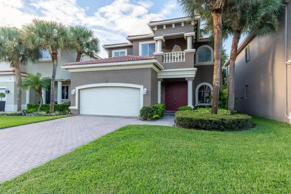 1067 Grove Park Circle, Boynton Beach, FL 33436