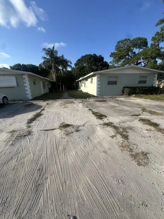 610 Holly Avenue, Fort Pierce, FL 34982 - Image #1