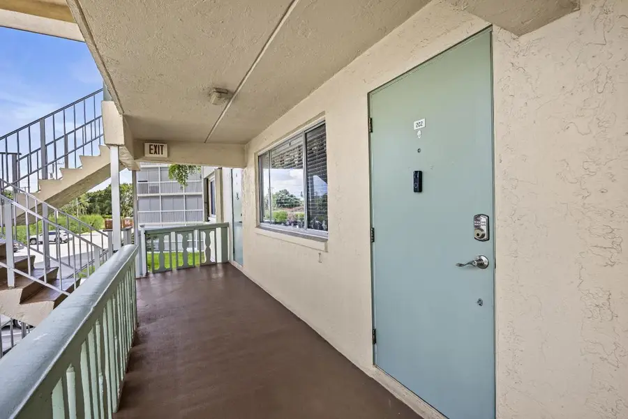 200 Village Green Circle E #202, Palm Springs, FL 33461 - Image #2