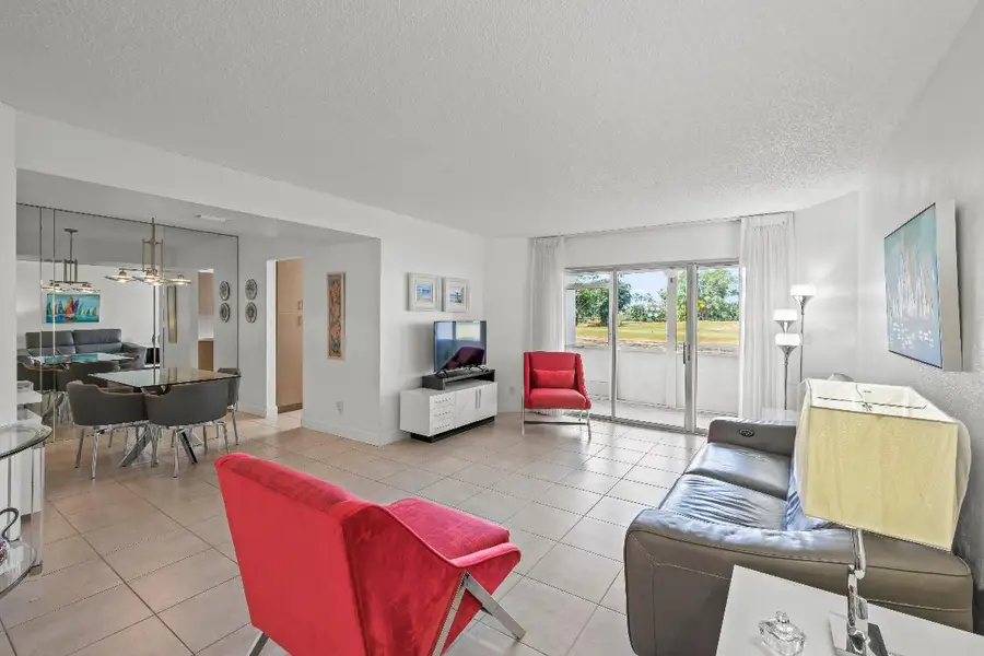 3871 Via Poinciana #104, Lake Worth, FL 33467 - Image #2