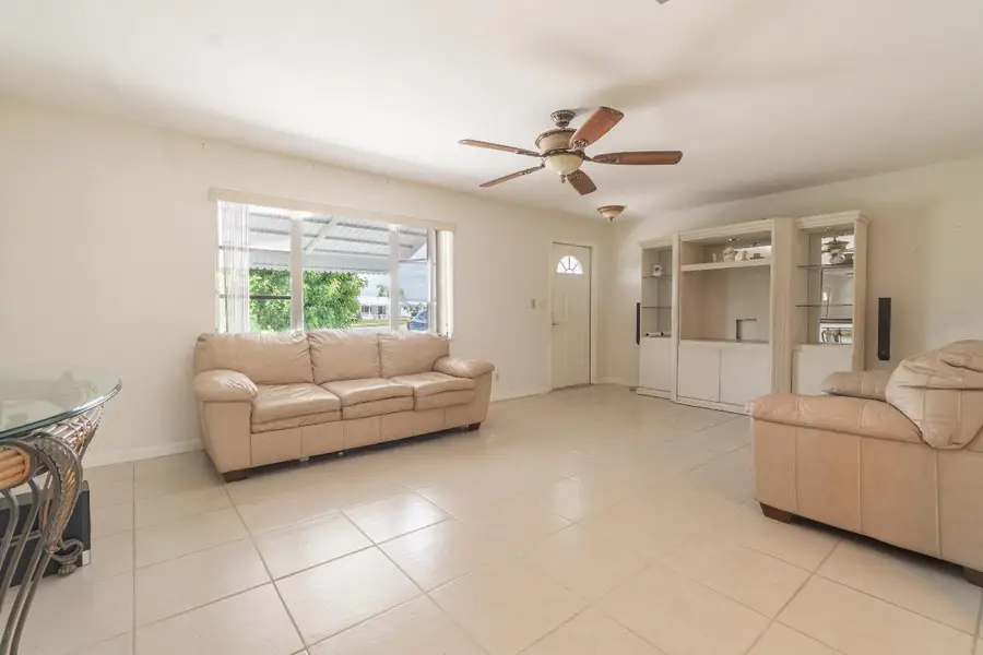 1401 SW 17th Avenue, Boynton Beach, FL 33426 - Image #3