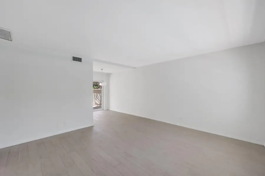 609 NE 13th Avenue #102, Fort Lauderdale, FL 33304 - Image #2