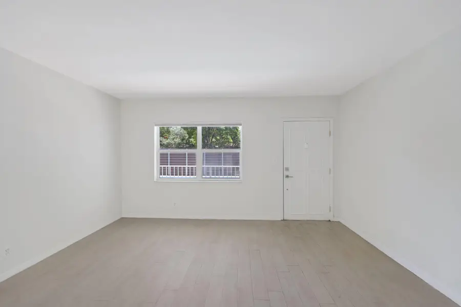 609 NE 13th Avenue #102, Fort Lauderdale, FL 33304 - Image #3