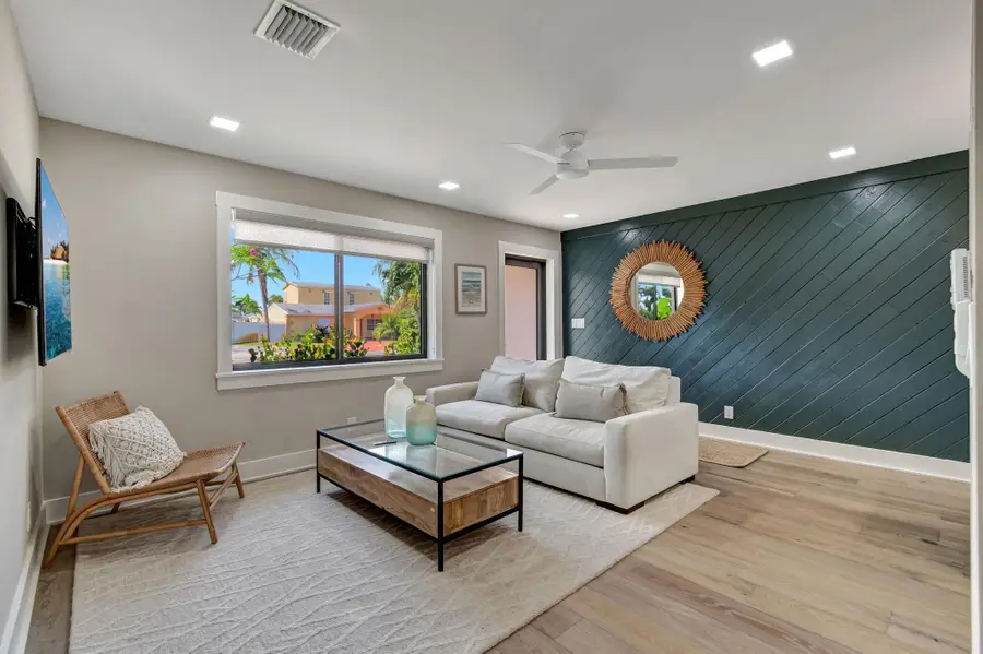 213 SE 24th Avenue, Boynton Beach, FL 33435 - Image #2