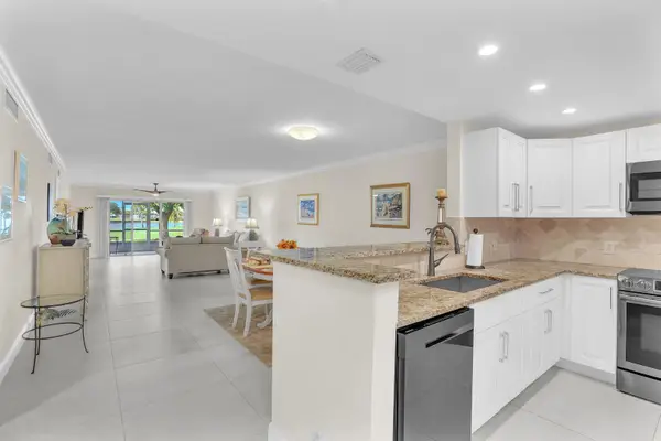 250 John F Kennedy Drive #101, Atlantis, FL 33462